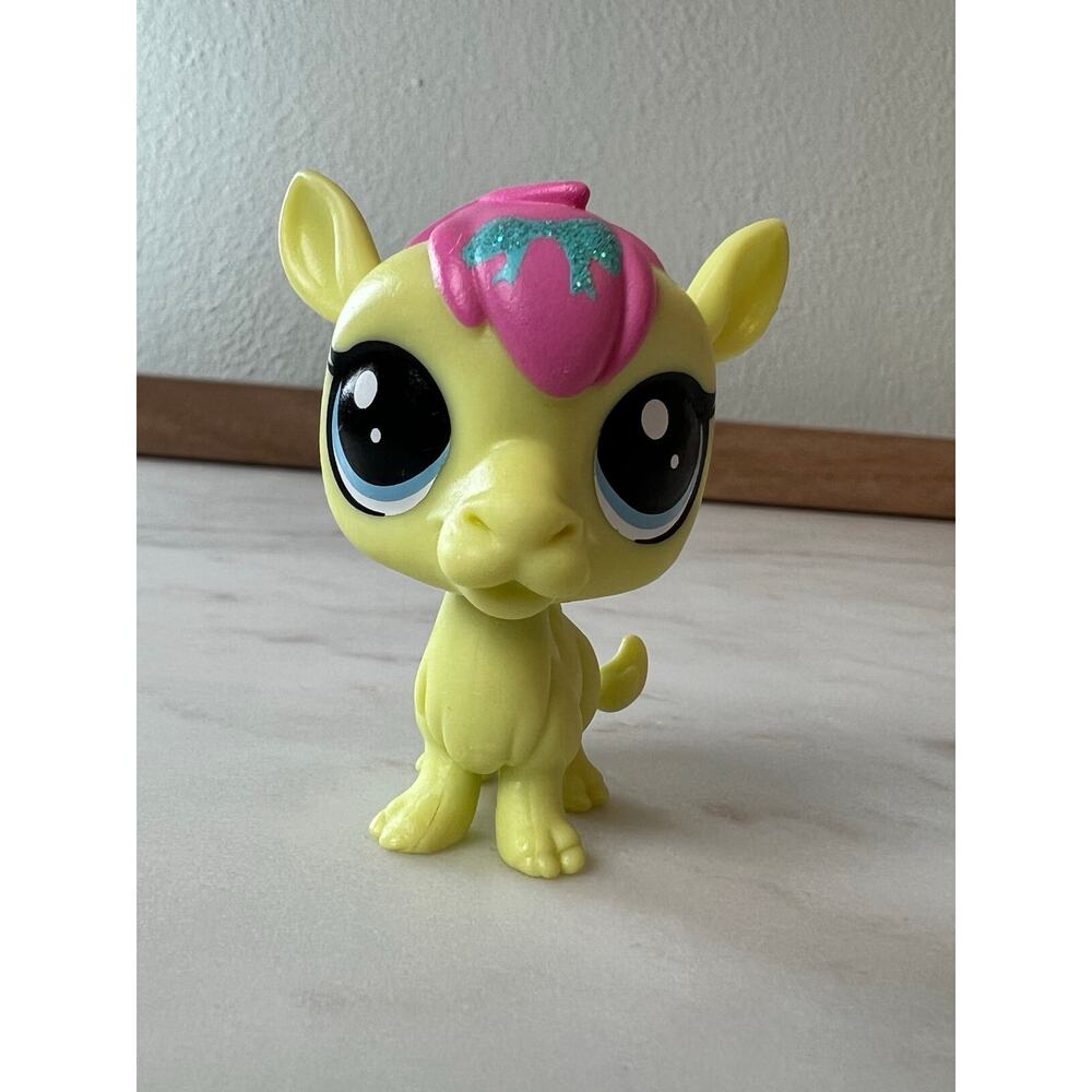Littlest Pet Shop LPS Lucky Pets Camel Yellow Pink Blue Glitter Bow No number